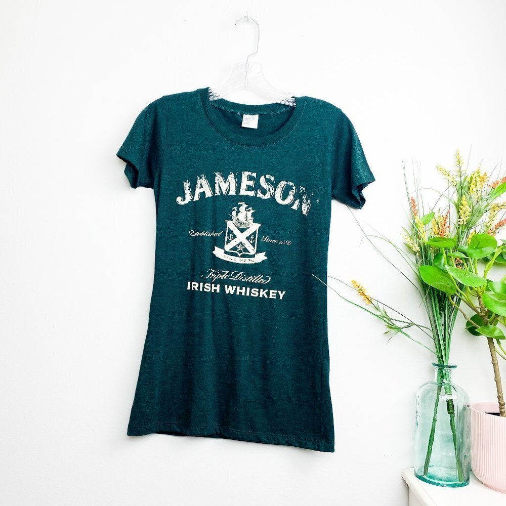 🦋 JAMESON IRISH WHISKEY Green Graphic Tee XS Casual Party Festival Cute Top